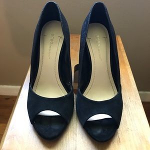 BCBG pump